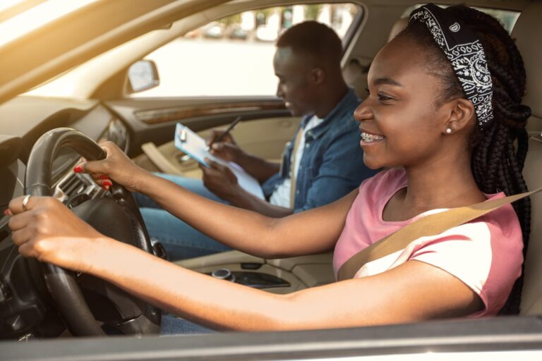 Comment devenir chauffeur-livreur en 2026 ? Formations et débouchés